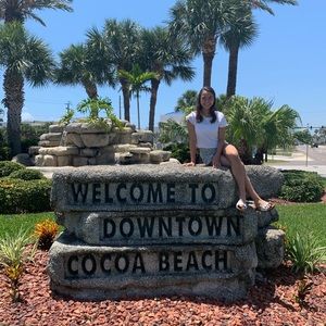 Meet your Posher, Layla